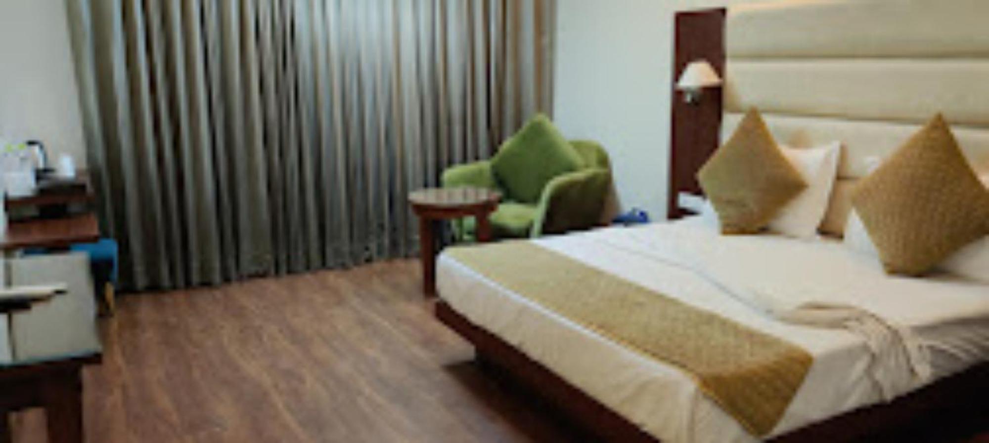 Hotel Punjab , Saharanpur Buitenkant foto